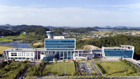                                전남 신안군청 전경/신안군