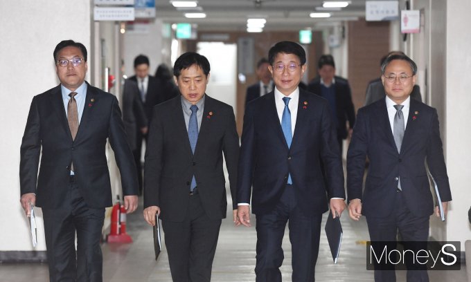 [머니S포토] 박상우·김주현 '주요정책 계획 브리핑 하기 위해'