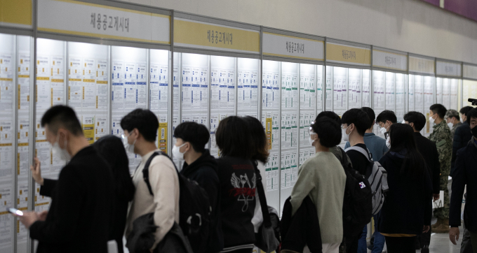 지난해 청년층과 40대, 제조업의 취업자 수가 뒷걸음질쳤다. / 사진=뉴스1 이승배 기자