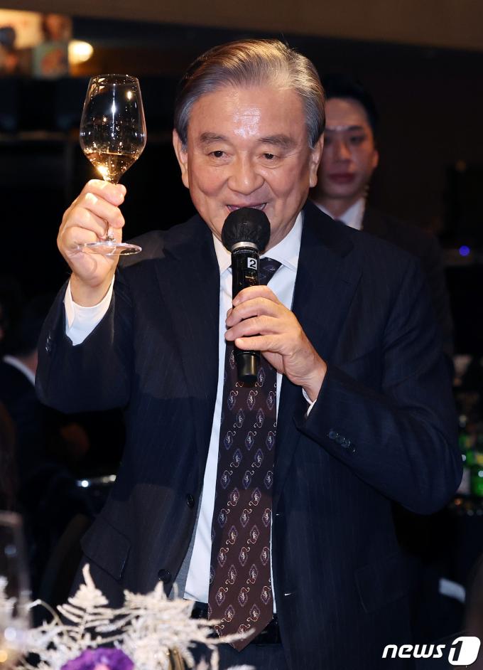 [사진] 홍석현 회장, 제20회 한국이미지상 시상식 참석