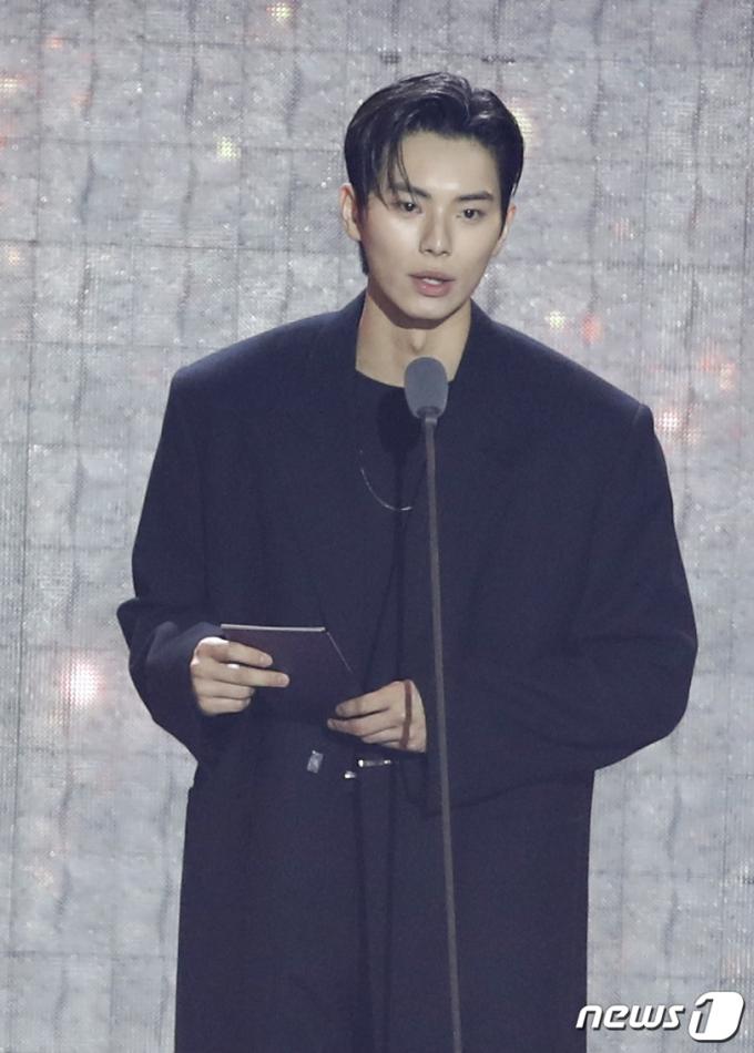 [사진] 이채민, 너무 잘생긴 시상자