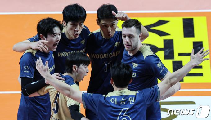 [사진] 우리카드 '우리가 이긴다'