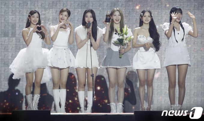 [사진] 스테이씨, 올해의 뉴아이콘상