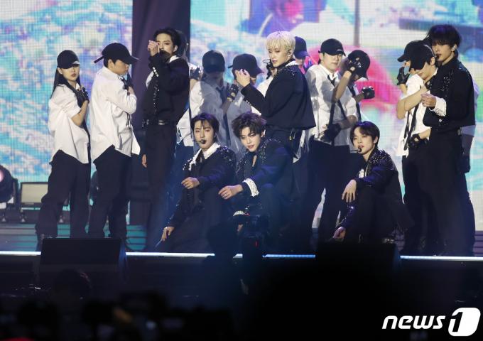 [사진] NCT드림, 편도염으로 아픈 해찬 몫까지 함께