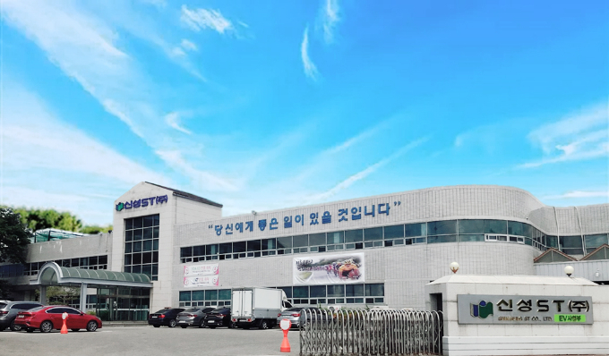 신성에스티 주가가 공모가 안팎을 기록하고 있다. /사진=신성에스티 홈페이지