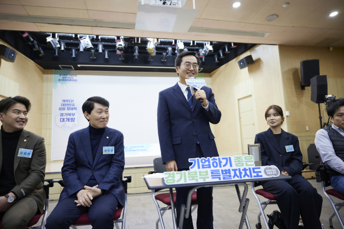 김동연 경기도지사가 11일 경기북부 기업인들을 만나 기업인들의 애로사항을 듣고 해결할 수 있는 플랫폼을 만들겠다고 약속했다. / 사진제공=경기도