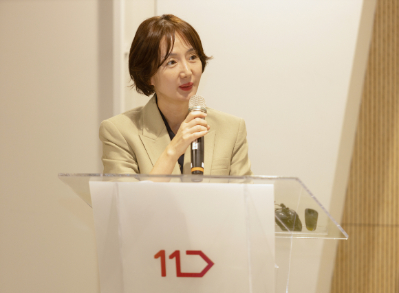 11번가가 올해 오픈마켓 사업 흑자를 달성하겠다는 목표를 밝혔다. 지난 11일 11버가 타운홀미팅에서 안정은 11번가 사장이 새해 경영 전략에 대해 설명하고 있다. /사진=11번가
