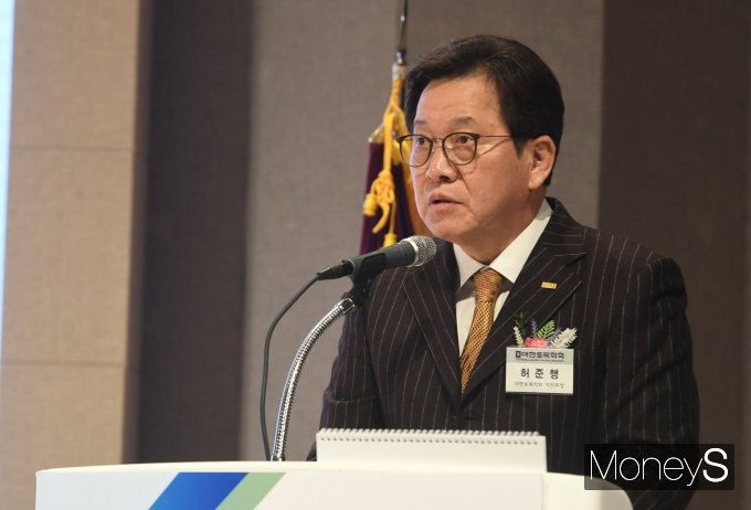 [머니S포토] 이임사 하는 허준행 대한토목학회 전 회장