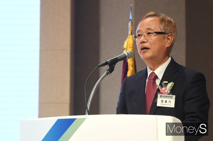 [머니S포토] 정충기 회장 
