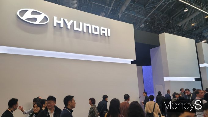 현대차의 CES 2024 부스는 수소·SDV 비전을 확인하기 위한 관람객들로 북적였다. /사진=김창성 기자 