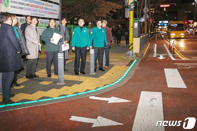 [사진] 어린이 보호구역 찾은 이한경 재난안전관리본부장