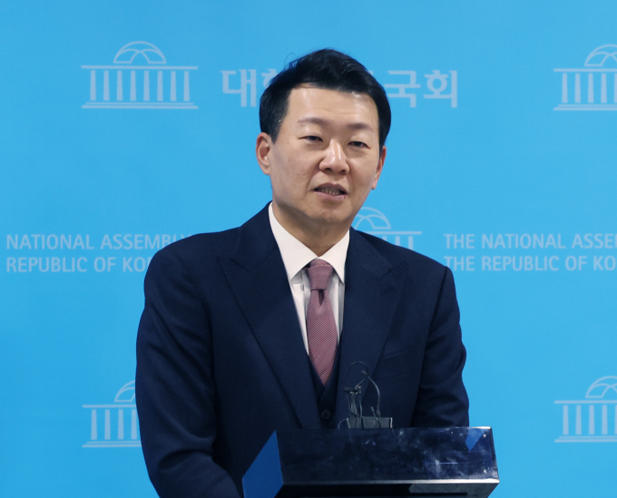 국민의힘은 13일 "더불어민주당 공직선거후보자 검증위원회가 스스로 '친명 감정위원회'임을 대놓고 천명했다"고 주장했다. 사진은 지난해 11월서울 여의도 국회 소통관에서 열린 '나때 Break' 브리핑에 나선  윤희석 국민의힘 선임 대변인. /사진=뉴스1