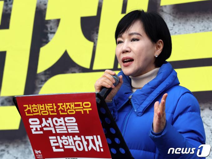[사진] 전현희 대책위원장, 이재염 대표 피습 관련 발언