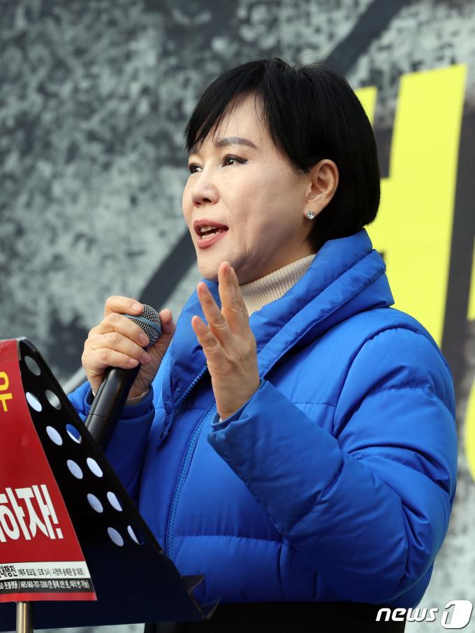 [사진] 발언하는 전현희 당대표정치테러 대책위원장