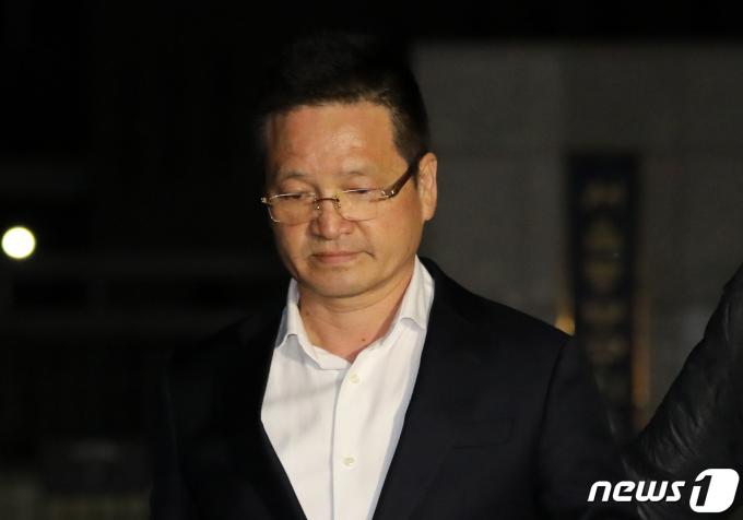 김학의 전 법무부 차관의 별장 성접대 의혹 사건 핵심 인물인 건설업자 윤중천씨. (뉴스1 DB) ⓒ News1 오장환 기자김학의 전 법무부 차관의 '별장 성접대 의혹 사건'에 연루된 건설업자 윤중천씨 등에게 성폭행을 당했다고 허위 신고한 혐의를 받는 여성 사업가의 무죄가 확정됐다.
