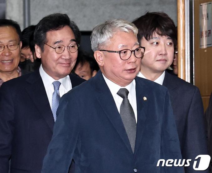 [사진] 이낙연·이준석, 미래대연합 창당준비위 출범식 참석