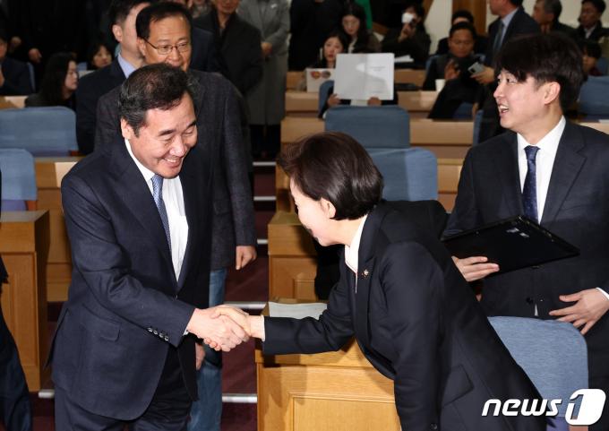[사진] 인사 나누는 이낙연·양향자