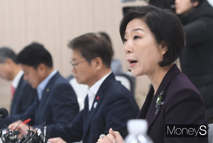 [머니S픽] 중소기업 현장 찾은 중기부·고용부, '중대재해처벌법 애로 청취'