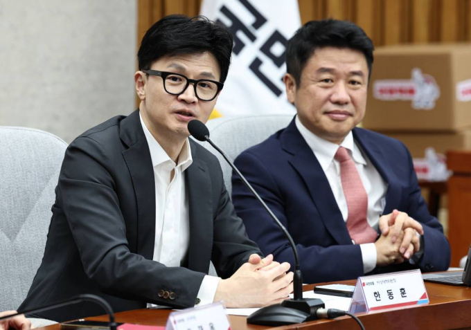 15일 한동훈 국민의힘 비상대책위원장이 3선 중진 국회의원들과 만나 공천, 제2부속실 등 다양한 현안에 대해 논의했다. 사진은 15일 오후 서울 여의도 국회에서 열린 제22대 총선 공약개발본부 출범식에서 모두발언을 하는 한 위원장. /사진=뉴스1