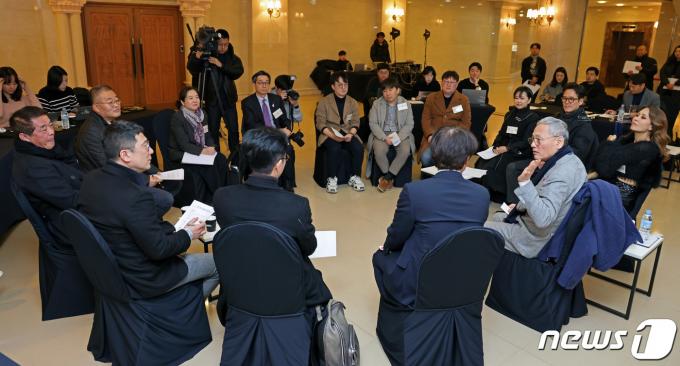 [사진] 유인촌 장관, 뮤지컬 분야 현장간담회
