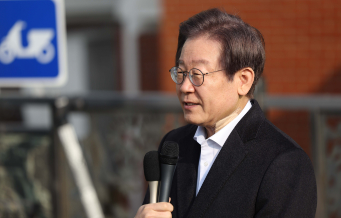 오는 17일 이재명 더불어민주당 대표가 당무에 복귀한다. 사진은 이 대표가 지난 10일 서울 종로구 서울대병원에서 퇴원해 입장을 밝히는 모습. /사진=뉴시스
