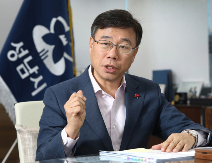  미국을 방문 중인 신상진 성남시장은 미국 펜실베이니아주 피츠버그시에 있는 카네기멜런대(Carnegie Mellon University)를 방문해 성남 판교에 카네기멜런대 캠퍼스를 유치하는 방안을 논의했다. / 사진제공=성남시