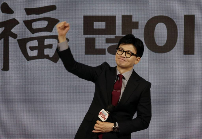 18일 국민의힘이 의원총회를 열고 공천, '이태원 참사 특별법' 윤 대통령 거부권 행사 건의 등을 논의할 전망이다. 사진은 지난 17일 오전 서울 마포구 케이터틀에서 열린 2024 국민의힘 서울시당 신년인사회에서 인사말을 하는 한동훈 국민의힘 비상대책위원장. /사진=뉴시스