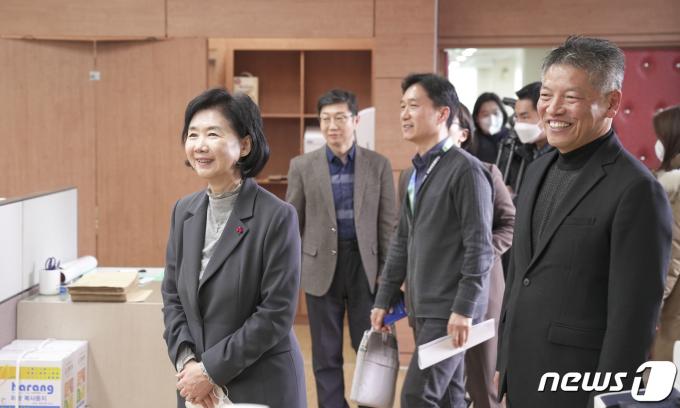 [사진] 지영미 질병청장, 강릉시보건소 현장대응팀 격려