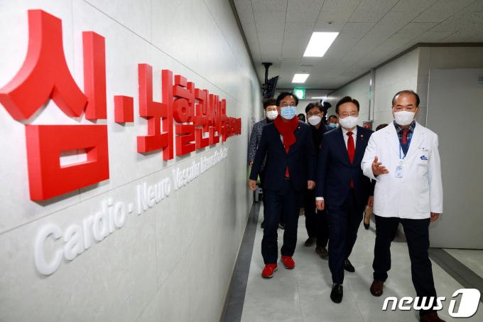 [사진] 김천제일병원 방문한 조규홍 복지부 장관