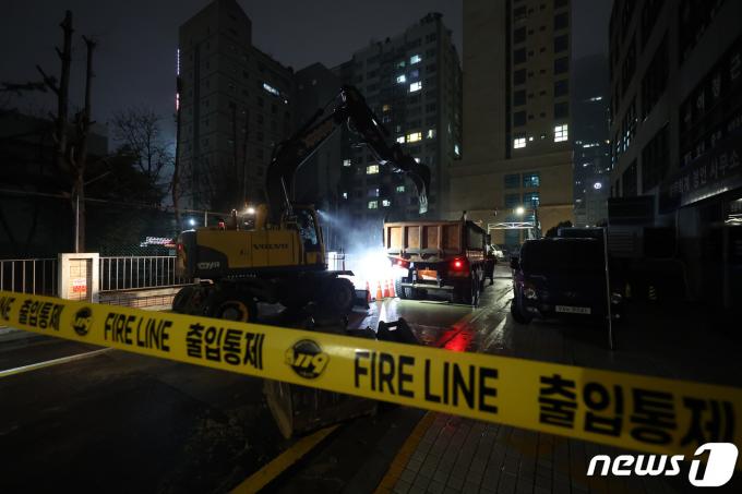 [사진] 복구 작업에 통제된 양천 신정가압장