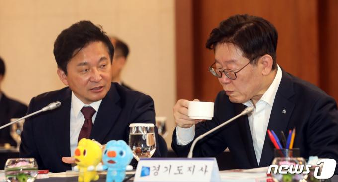 원희룡 전 국토교통부 장관(왼쪽)과 이재명 더불어민주당 대표. 뉴스1 ⓒ News1 황기선 기자