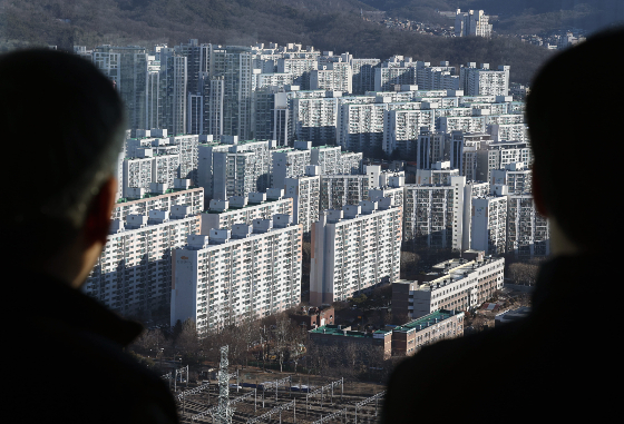 18일 부동산 정보제공 업체 '부동산R114'에 따르면 2023년 서울∙경기∙인천 등 수도권 지역에서 분양한 아파트(총 126곳) 중 직선거리 500m 내에 지하철역이 위치한 역세권 단지는 약 43.65%(55곳)인 것으로 집계됐다. 역세권 단지는 교통∙편의 등 편리한 주거환경을 이유로 꾸준한 수요를 보이고 있다./사진=뉴스1