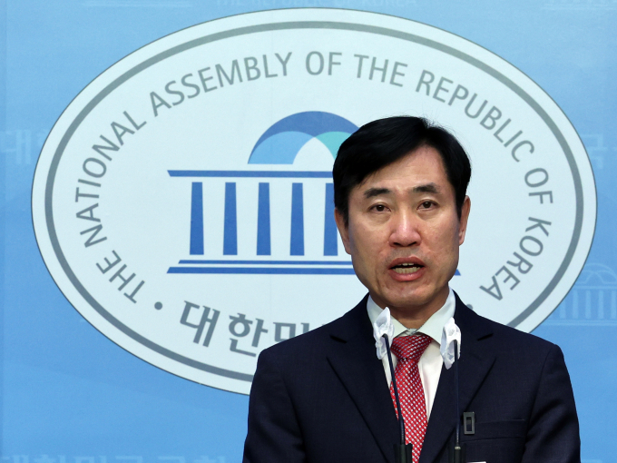 18일 하태경 국민의힘 의원(부산 해운대구갑)이 국민의힘 공천룰에 대해 "비윤 횡사 공천은 아니다"라고 말했다. 사진은 하 의원이 지난해 11월27일 서울 여의도 국회 소통관에서 22대 총선 서울 종로 출마 선언을 하는 모습. /사진=뉴스1