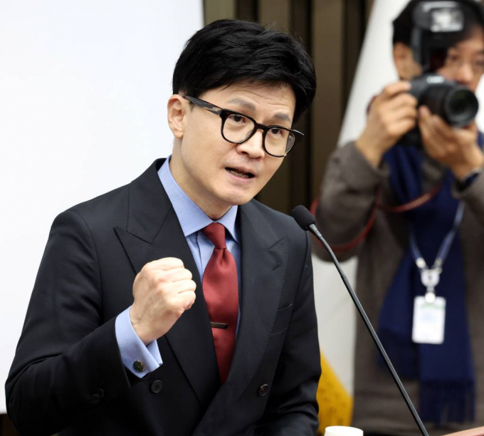  18일 국민의힘이 저출생 문제 해결을 위해 '인구부 신설' '육아휴직 급여 60만원 인상'등을 공약으로 발표했다. 사진은 18일 오전 서울 여의도 국회에서 열린 의원총회에서 발언하고 있는 한동훈 국민의힘 비상대책위원장. /사진=뉴시스