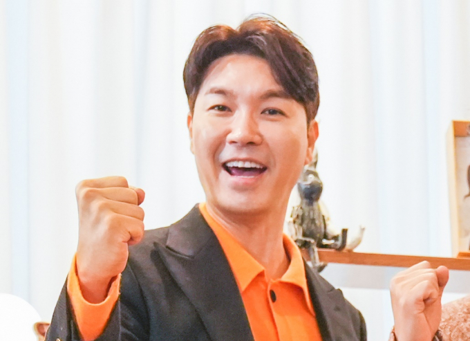 박수홍이 자신의 친형 내외를 상대로 제기한 손해배상소송에서 청구액을 198억원으로 올렸다. 사진은 지난 2022년 12월 온라인 생중계로 진행된 TV조선 '조선의 사랑꾼' 제작발표회에 참석한 방송인 박수홍. /사진=TV조선 제공