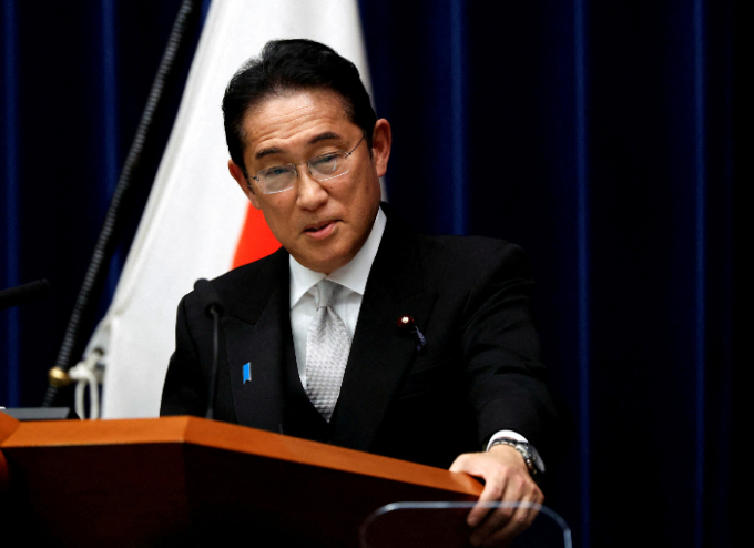 기시다 후미오 일본 총리가 집권 자민당 내 자신의 파벌인 기시다파의 해체를 검토하고 있다고 18일 밝혔다. 사진은 지난해 11월 개각 후 기자회견에 참석한 기시다 총리의 모습. /사진=로이터