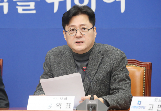 19일 홍익표 더불어민주당 원내대표가 이태원참사 특별법과 관련 국민의힘이 윤석열 대통령에게 재의요구권을 행사하도록 건의한 것을 비판했다. 사진은 홍 원내대표가 19일 서울 여의도 국회에서 열린 최고위원회의에서 발언하는 모습. /사진=뉴스1 