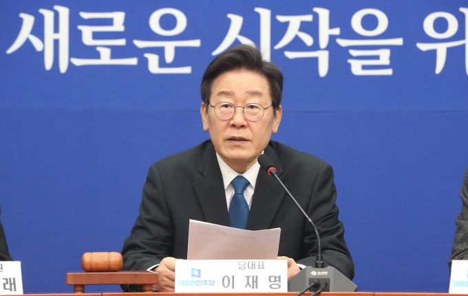 이재명 더불어민주당 대표가 2030 표심을 잡기 위해 청년 2호 공약으로 사병·부사관 처우개선을 발표할 계획이다. 사진은 이 대표가 19일 서울 여의도 국회에서 열린 최고위원회의에서 발언하는 모습. /사진=뉴스1
