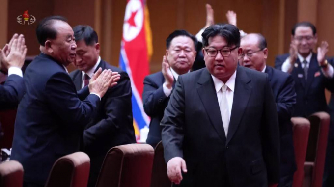 19일 북한이 앞서 진행된 한미일 연합해상훈련에 반발해 수중 핵무기 체계 '해일-5-23'을 시험했다고 밝혔다. 사진은 지난 15일 평양 만수대의사당에서 열린 최고인민회의 제14기 제10차 회의에 참여한 김정은 북한 국무위원장. /사진=뉴시스(조선중앙TV 캡처)