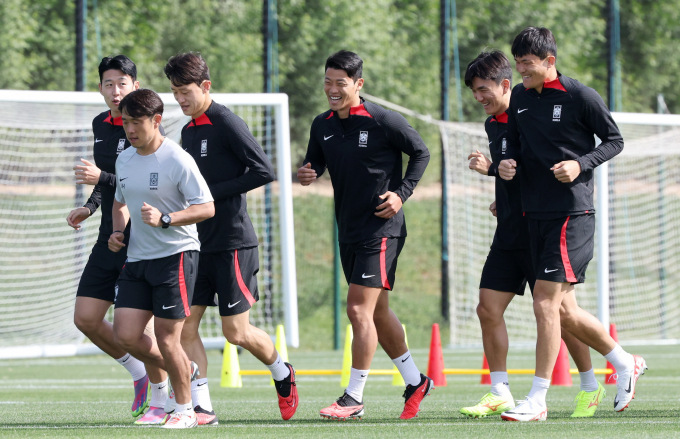 클린스만호가 20일 밤 8시30분 요르단과 아시안컵 2차전을 치른다. 사진은 훈련 중인 축구 국가대표팀. /사진=뉴스1