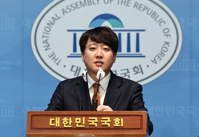 개혁신당이 20일 공식 출범하며 보수와 진부를 아우르는 자유 정당이 되겠다고 다짐했다. 사진은 개혁신당 대표로 선출된 이준석 정강정책위원장. /사진=뉴스1