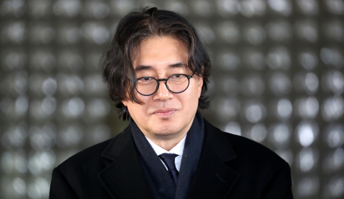 이호진 전 태광그룹 회장이 불법 비자금 조성과 계열사 공사비 부당 지원 등의 혐의로 경찰의 조사를 받고 있다. 사진은 이 전 회장이 2018년 서울중앙지방법원에서 열린 '횡령·배임' 혐의와 관련한 파기환송심 1차 공판을 마친 뒤 법정을 나서던 모습. /사진=뉴시스