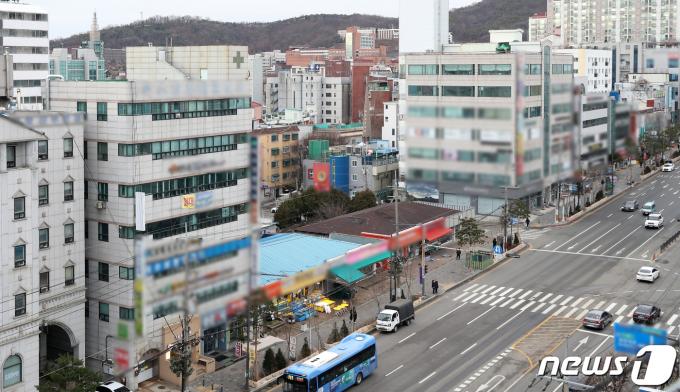 [사진] 이재명-원희룡 '100m 거리두고 사무실