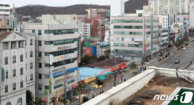 [사진] '명룡대전' 가시화 이재명 대표 바로 앞 건물에 원희룡 전 장관 사무실
