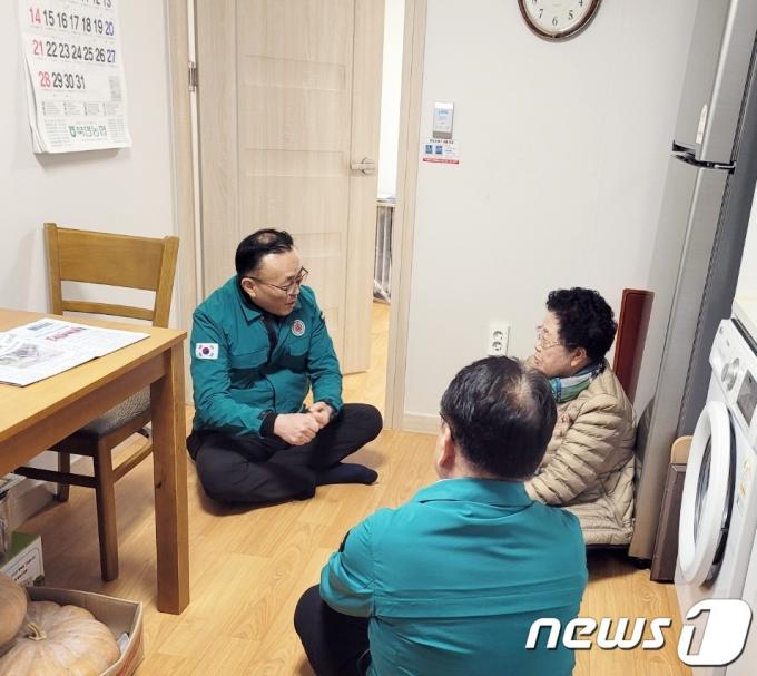 [사진] 이한경 본부장 '겨울철 안전관리 상황은'