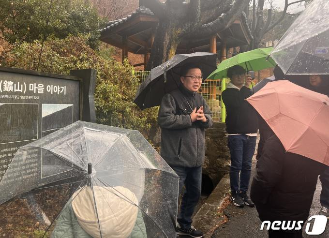 [사진] 서경덕 교수 '부산 지역 항일역사 투어'