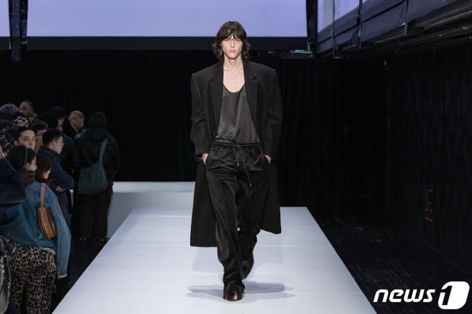[사진] 시스템·시스템옴므 FW 패션 키워드는 '젠더-플루이드'