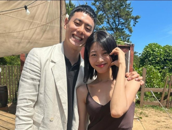 넷플릭스 '솔로지옥3'에 출연한 이관희(왼쪽)와 최혜선. /사진=이관희 인스타그램
