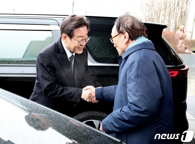 [사진] 이재명·이해찬, 비공개 오찬 회동