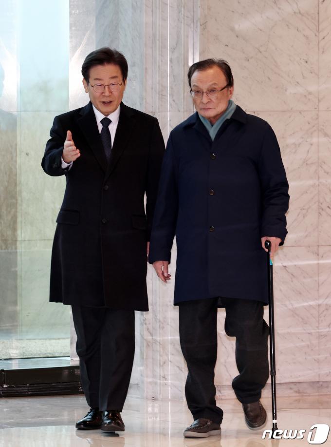 [사진] 오찬 회동 마친 이재명·이해찬